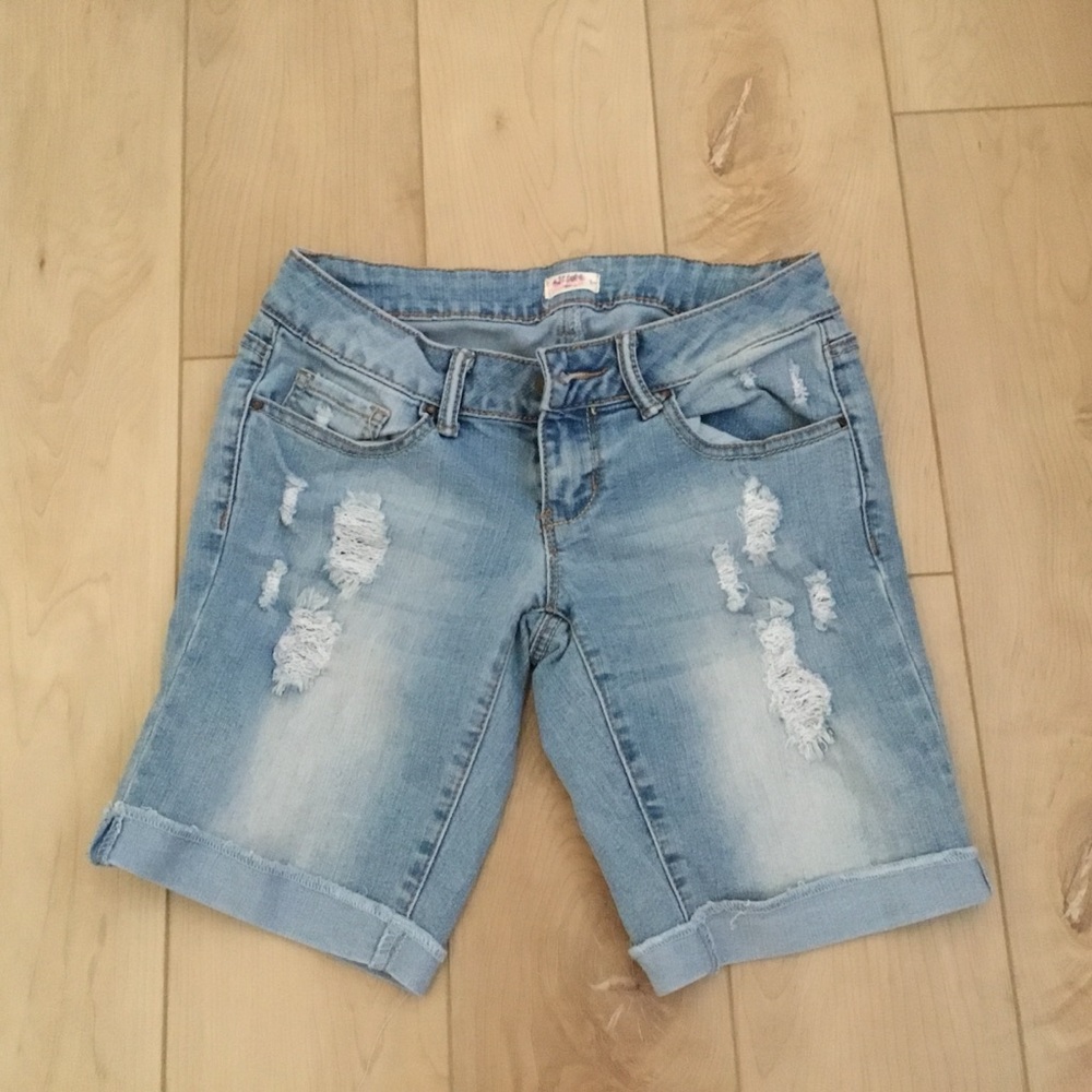 Trendy Light Blue Distressed Denim Shorts
